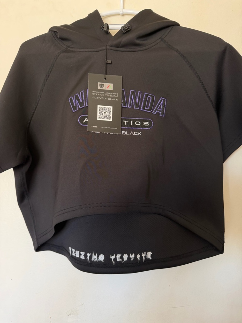 “Actively Black Wakanda Athletics Cropped Hoodie NWT Marvel Black Panther - Picture 2 of 10